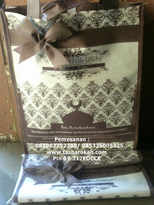 souvenir undangan pernikahan bentuk tas undangan nikah murah bahan spunbond souvenir undangan pernikahan bentuk tas undangan nikah murah bahan spunbond