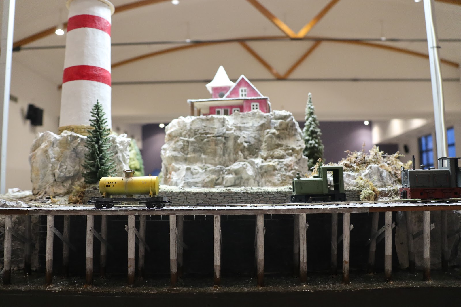 modellbahn-dioramen-0f-inselbahn