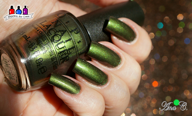 OPI, coca-cola collection, green on the runway, duchrome