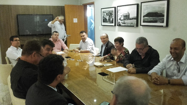 PREFEITOS E DEPUTADOS PARTICIPARAM DE ASSEMBLEIA QUE DISCUTIU  PROJETOS PARA O TERRITÓRIO DO SISAL.