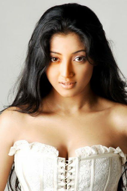 Hot+Sexy+Mushroom+Chatrak+Paoli+Dam+Bengali+actress+Hot+Sexy+Photo+cleavage+Paoli