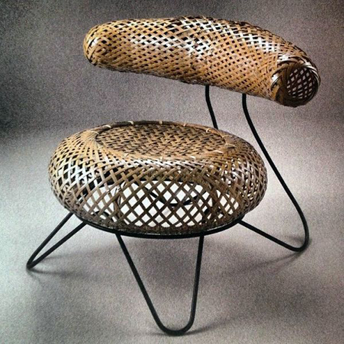 Desain kursi santai berbahan bambu
