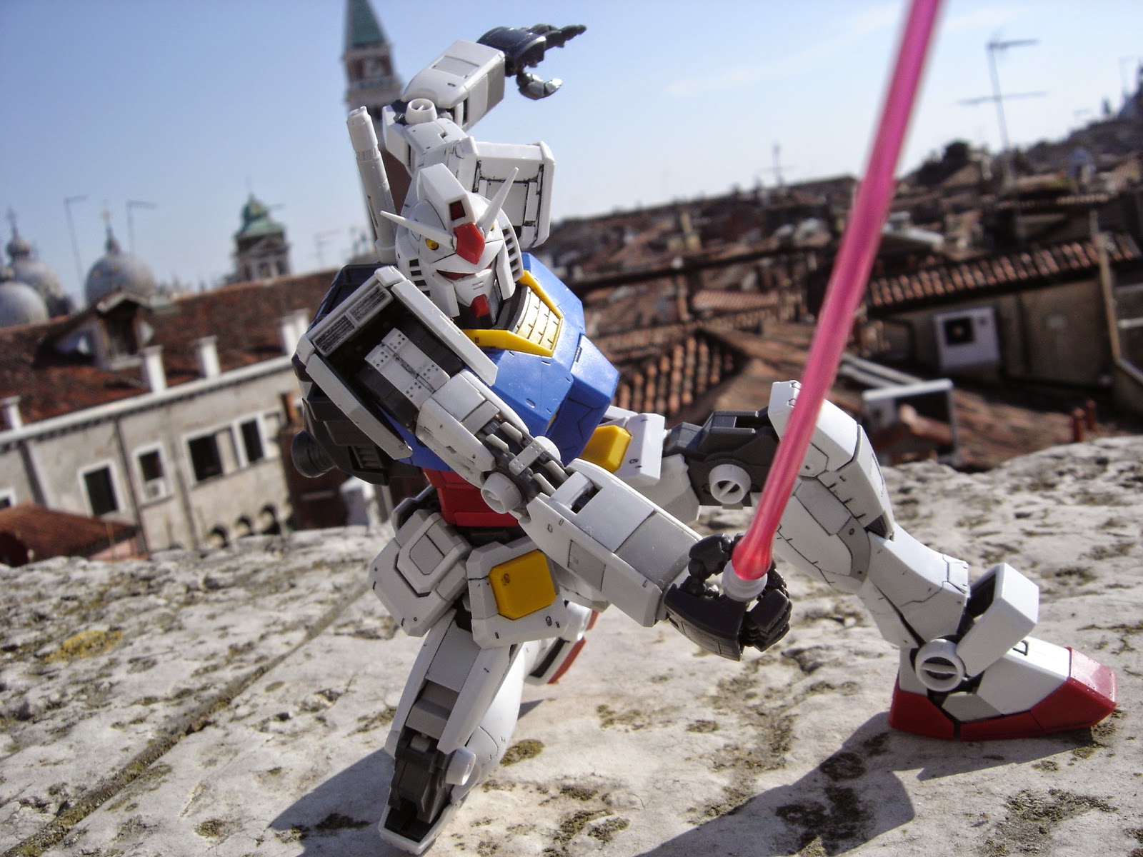hi guys, this time I would like to share some ideas about posing the RX-78-...