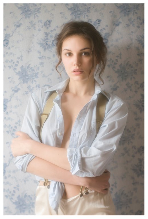 A linda modelo Vlada Yurkova em ensaio fotográfico boudoir e vintage de Vivienne Mok Vivienne Mok fotografia arte ensaio fotográfico modelo beleza Vlada Yurkova vintage boudoir fashion