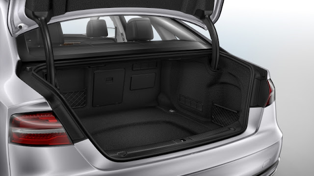 Khoang cốp Audi A8L Audi A8L