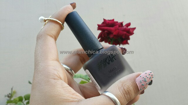Nykaa Matte Nail Lacquer Pink Meringue & Black Cherry Pie : Review, Price & Swatches