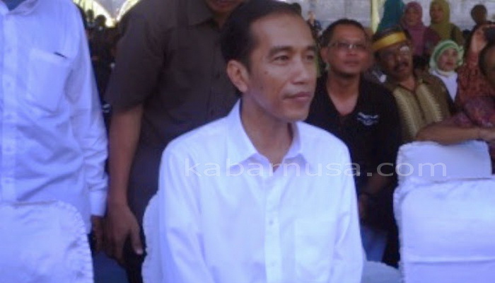 Presiden Jokowi Pimpin Peringatan Hari Pahlawan di Surabaya