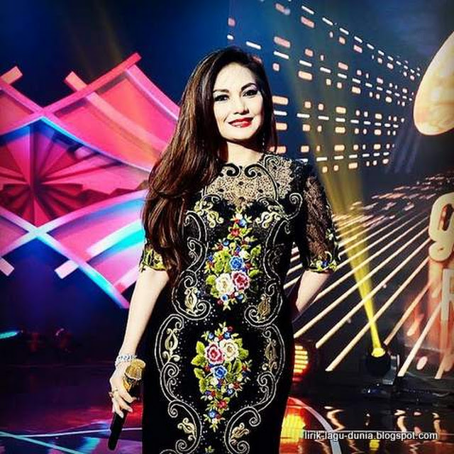 Gelas Gelas Kaca Lirik Lagu Arsia Lirik