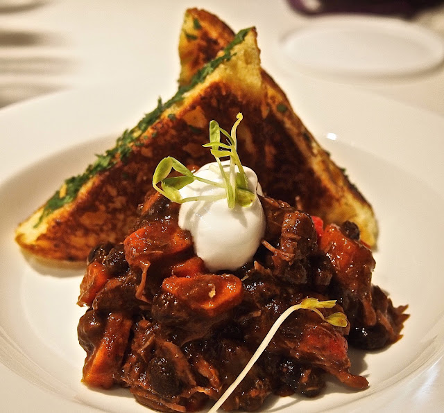 EpiCurious Generations Spicy Black Bean Chili with Cheese, Maple Pain