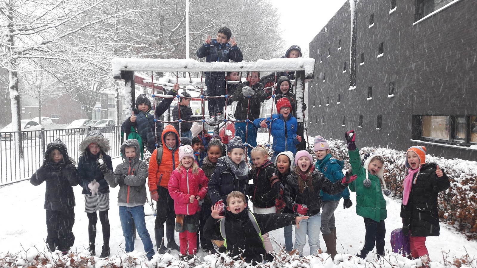 Basisschool De Vijf Eiken Schoolkrant 1 (20172018) Basisschool De Vijf Eiken Schoolkrant 1 (20172018)