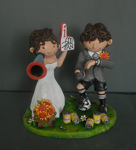 statuine torta nuziale milano sposi sposini divertenti calcio tifosi orme magiche