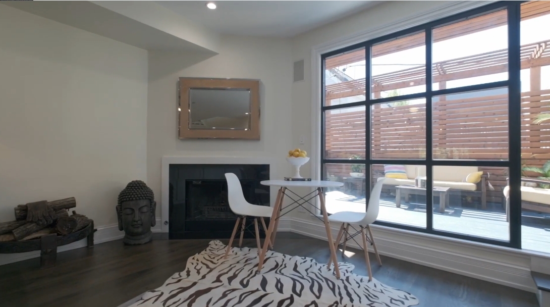 Tour 1613 W Erie St vs. 11 Interior Design Photos