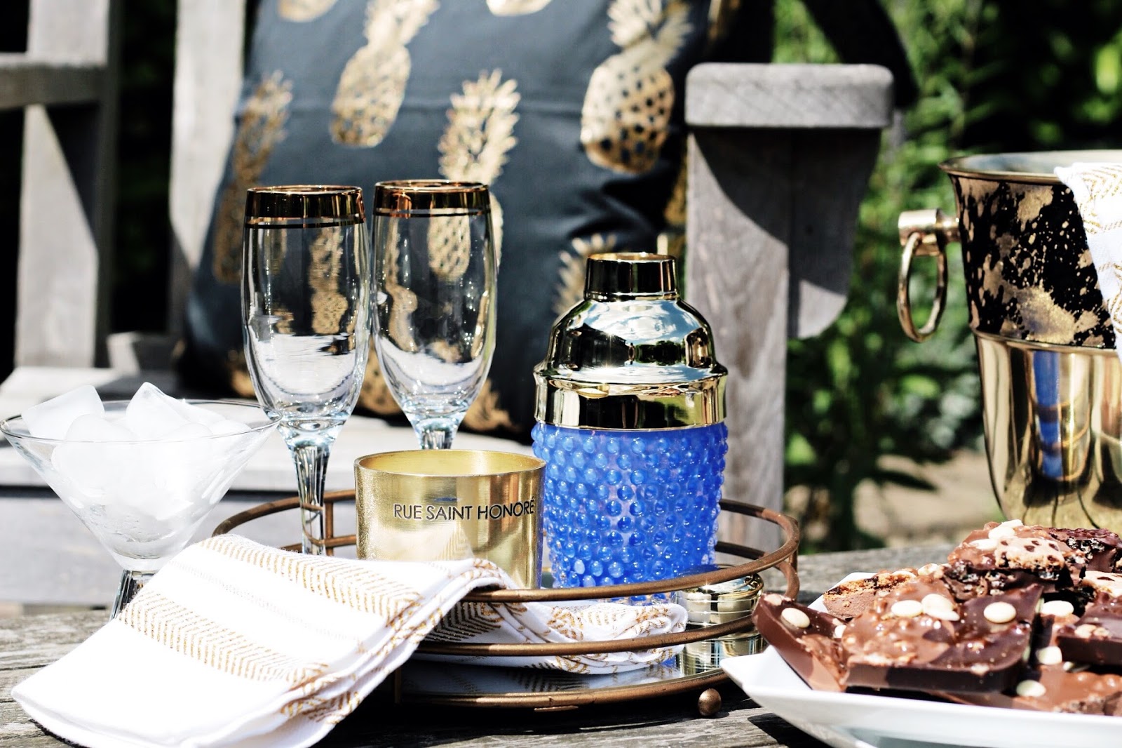 Luxury Outdoor Dining Luxury Outdoor Drinks Dining Setting