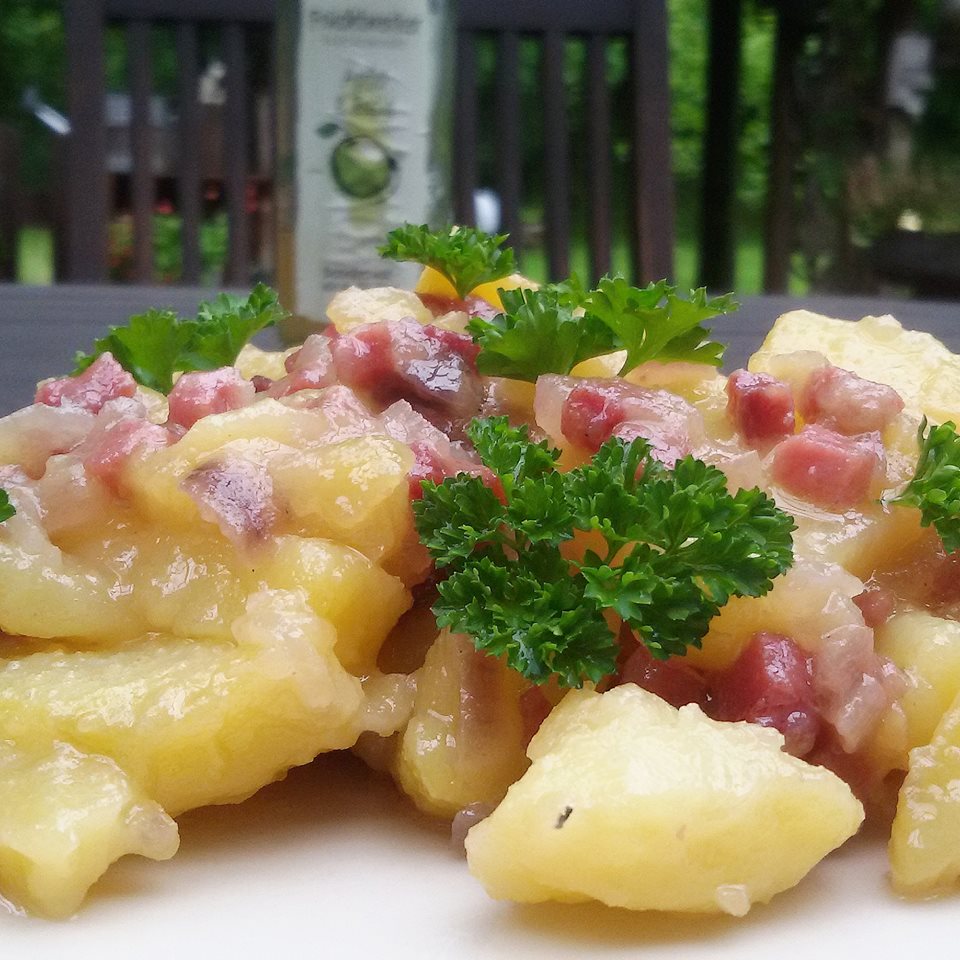 Ollis Grillabenteuer: Lauwarmer Kartoffelsalat mit Speck