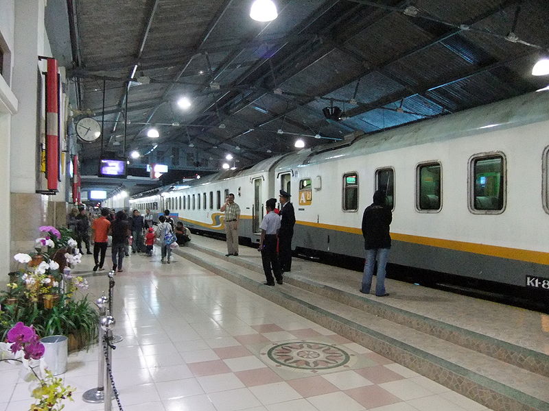 Stasiun Bandung ~ Indonesia's Railway