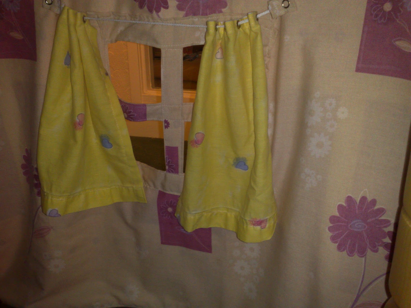 Karima s crafts table tent for kids