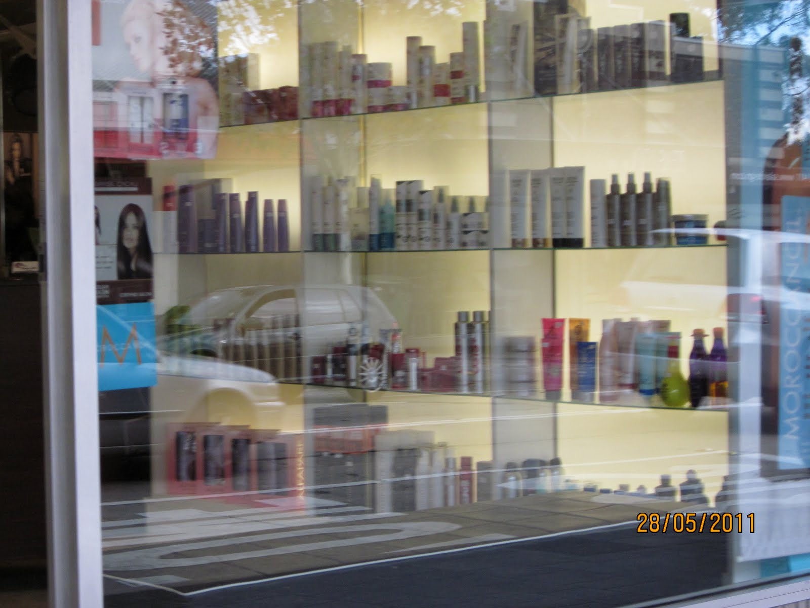 Australian Entrepreneurs Business Idea Distribute Beauty Products to