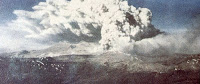 Fuente: https://bibliotecadeinvestigaciones.wordpress.com/2012/04/01/dato-curioso-9-el-terremoto-de-valdivia-de-1960-el-de-mayor-magnitud-registrado-en-la-historia/ Erupción del volcán Puyehue