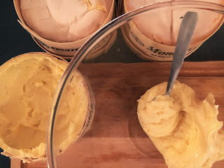preparer un mont d'or, cuire un mont d'or, recette mont d'or, mont d'or cru, comment manger un mont d'or , fromagerie paris, laiterie de paris, fromagerie urbaine, blog fromage, blog fromage maison, lait cru, faire du fromage, tour de france fromage, tour du monde fromage, pierre coulon, fabrication mont d'or, mont d'or truffe, mont d'or morilles, mont d'or au four