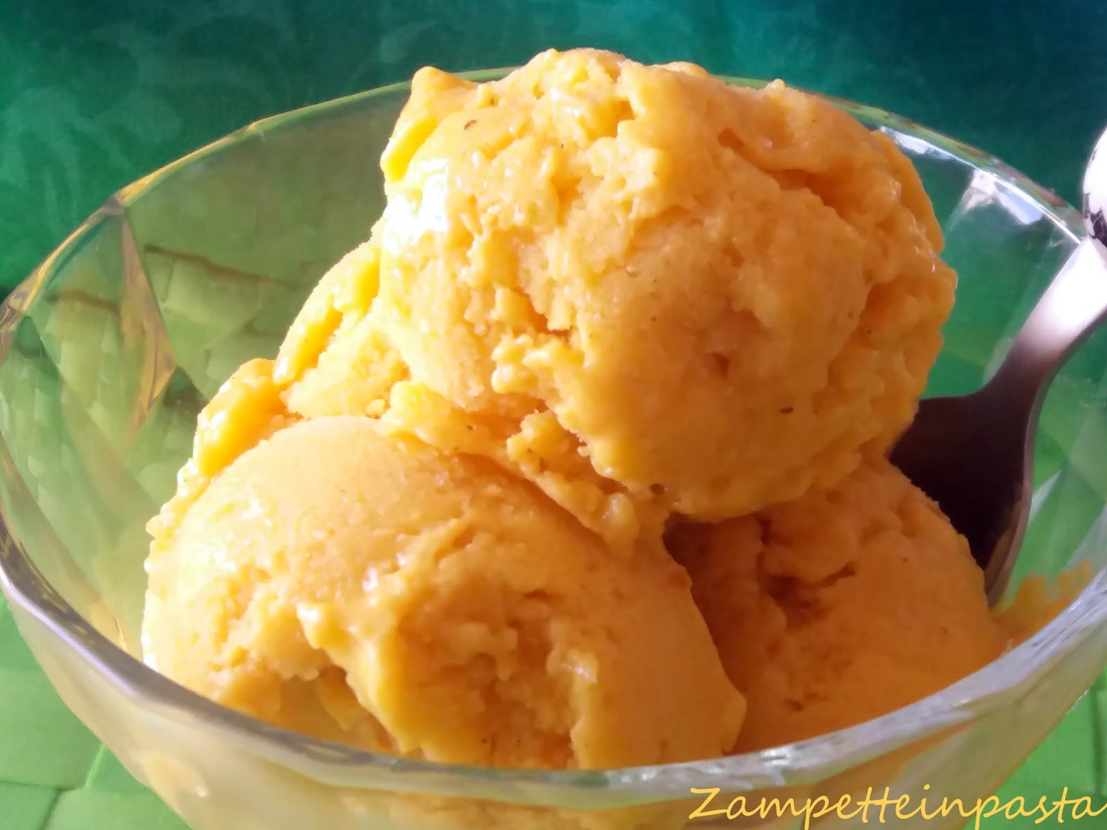GELATO AL MANGO ZAMPETTE IN PASTA