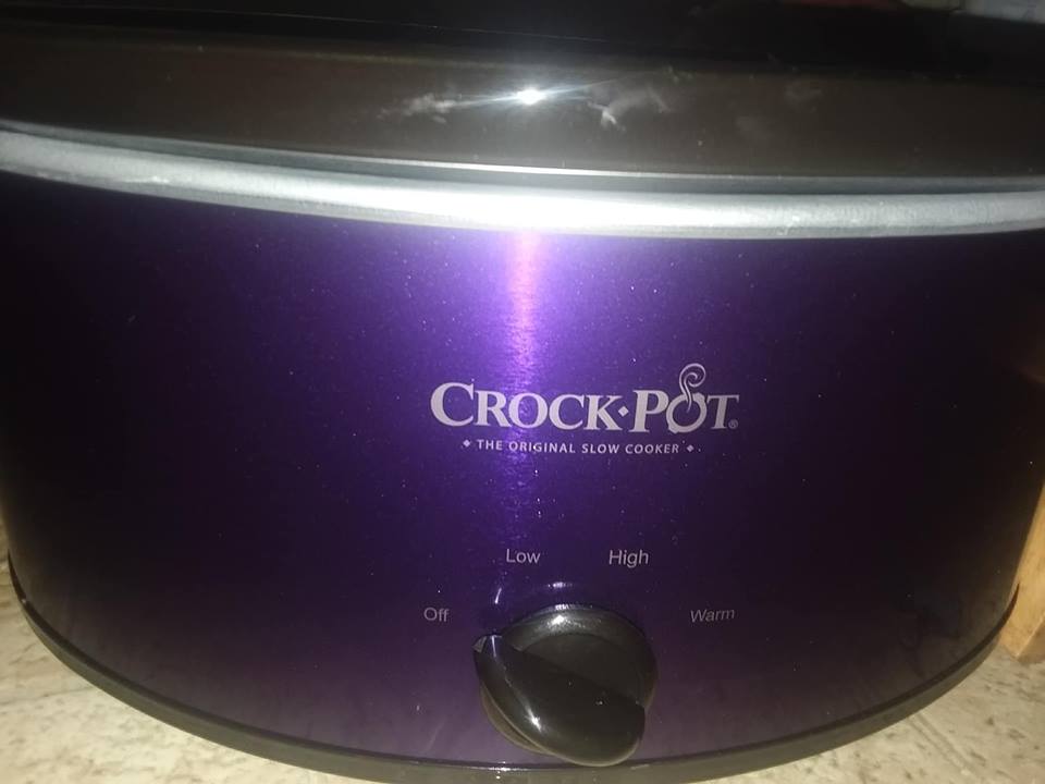 The Crockpot 7-Quart Manual Slow Cooker Is 25 Percent Off for