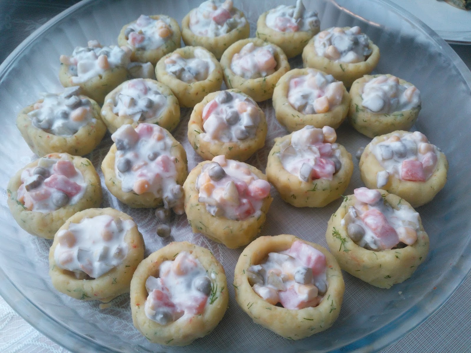 Patates Çanağında Rus Salatası Patates Çanağında Rus Salatası