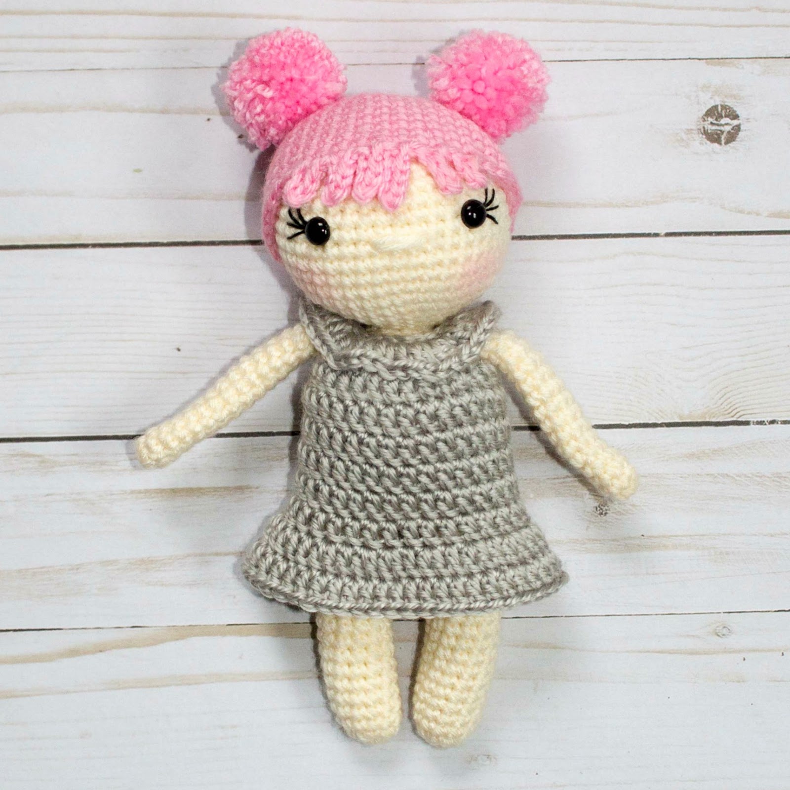 zoe doll amigurumi