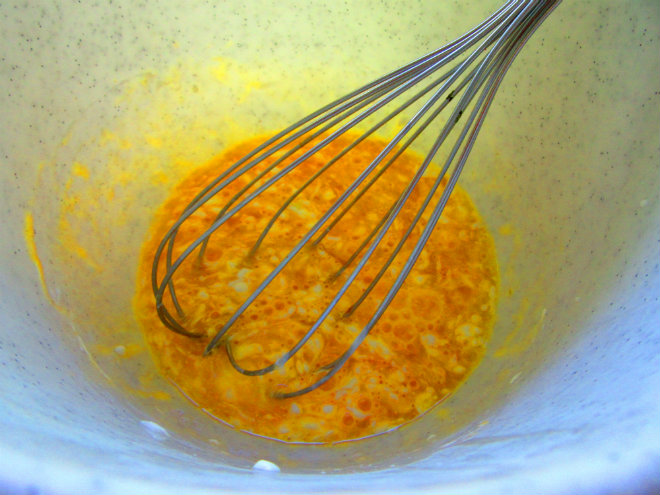 Corn, chilli and zucchini squares by Laka kuharica: combine egg, milk and sour cream. 