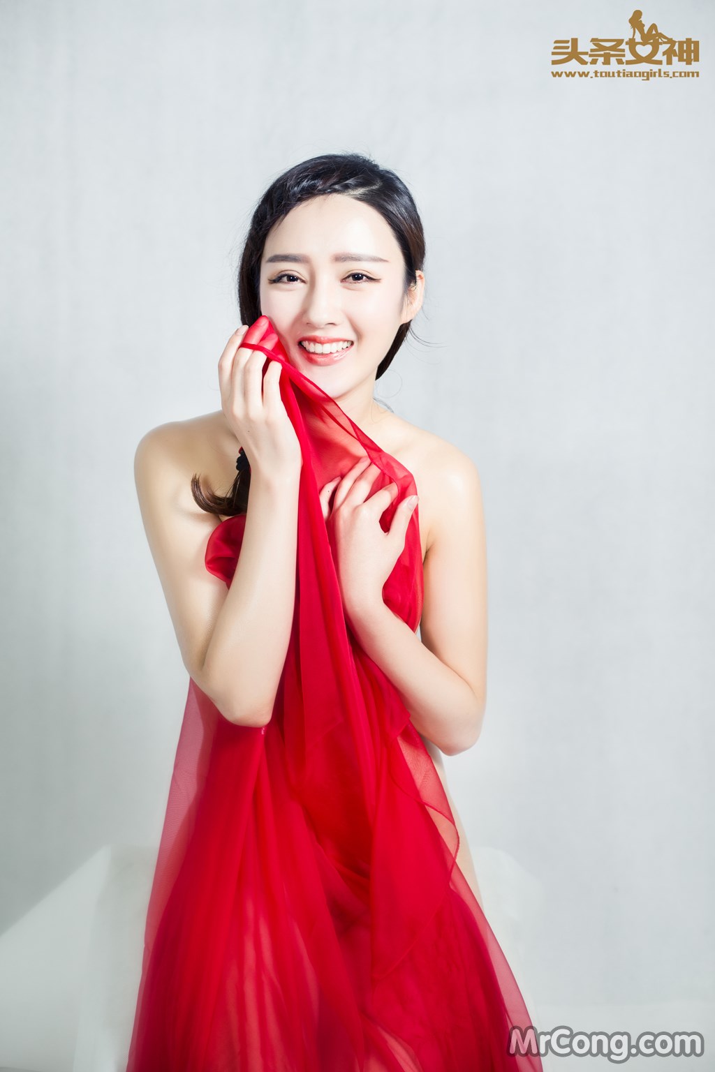 TouTiao 2016-06-25: Model Guo Wan Ting (郭婉婷) (43 photos) photo 1-17