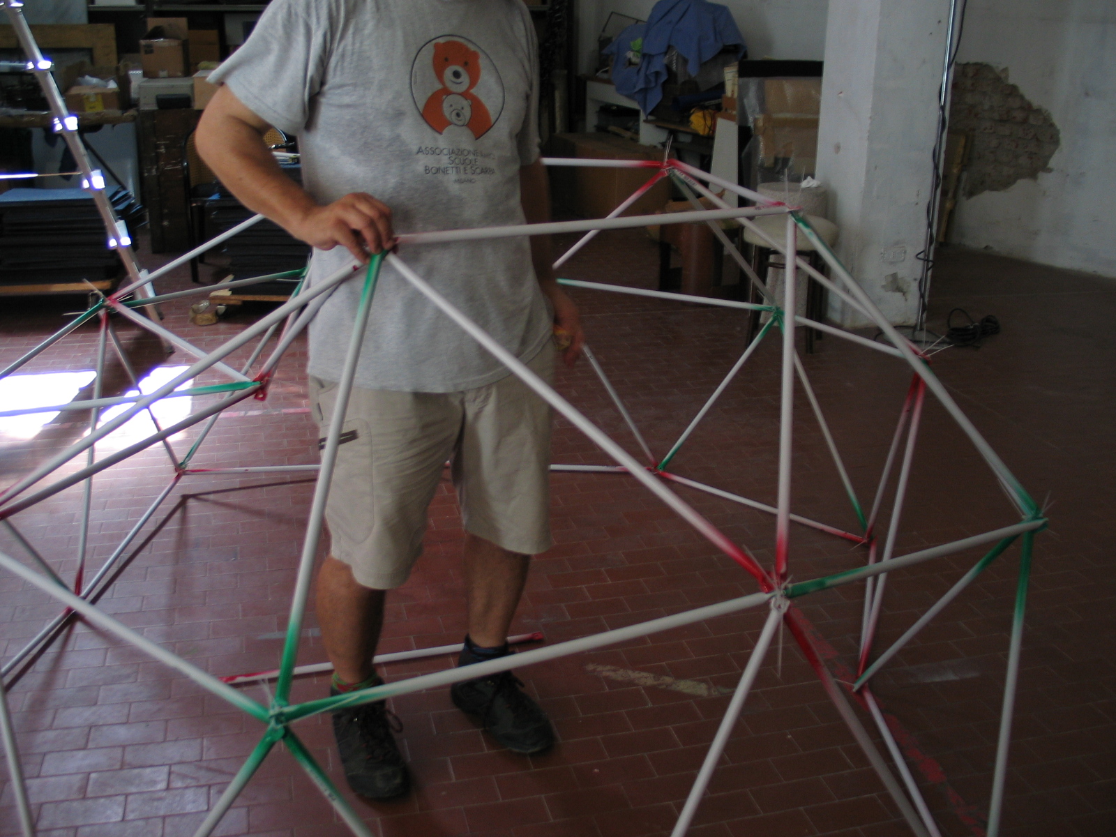 Esperimenti con le Strutture 4 La cupola geodetica rivisitata