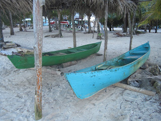 Belize dugout canoe design details
