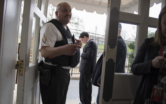 US Secret Service detains man with package outside White House
