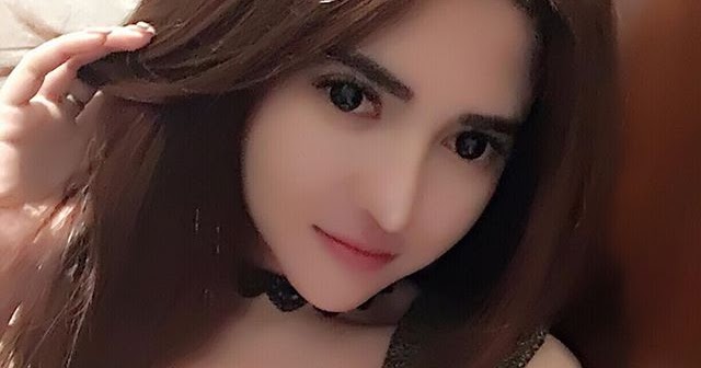 Aldira Chena FOto Foto Selfie terbaru Bikin KAmu Gagal Fokus - ZONA