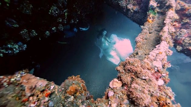 underwater shipwreck in Bali