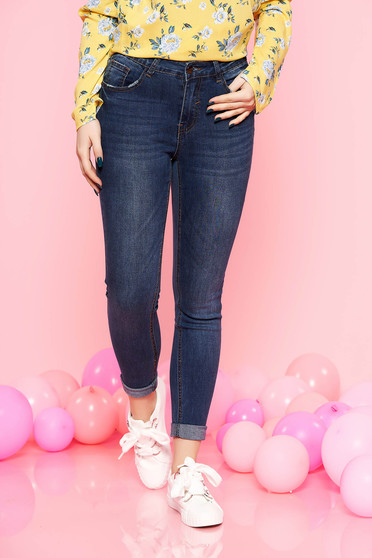 Blugi Top Secret albastri casual cu talie medie din bumbac usor elastic cu buzunare Blugi Top Secret albastri casual cu talie medie din bumbac usor elastic cu buzunare