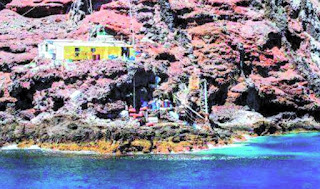 El sábado 24 de febrero el grupo de 14 pescadores que fueron abandonados en la isla San Ambrosio, en el archipiélago Juan Fernández, serán rescatados, según lo dio a conocer esta mañana Leopoldo González, el alcalde del lugar. El sábado 24 de febrero el grupo de 14 pescadores que fueron abandonados en la isla San Ambrosio, en el archipiélago Juan Fernández, serán rescatados, según lo dio a conocer esta mañana Leopoldo González, el alcalde del lugar.