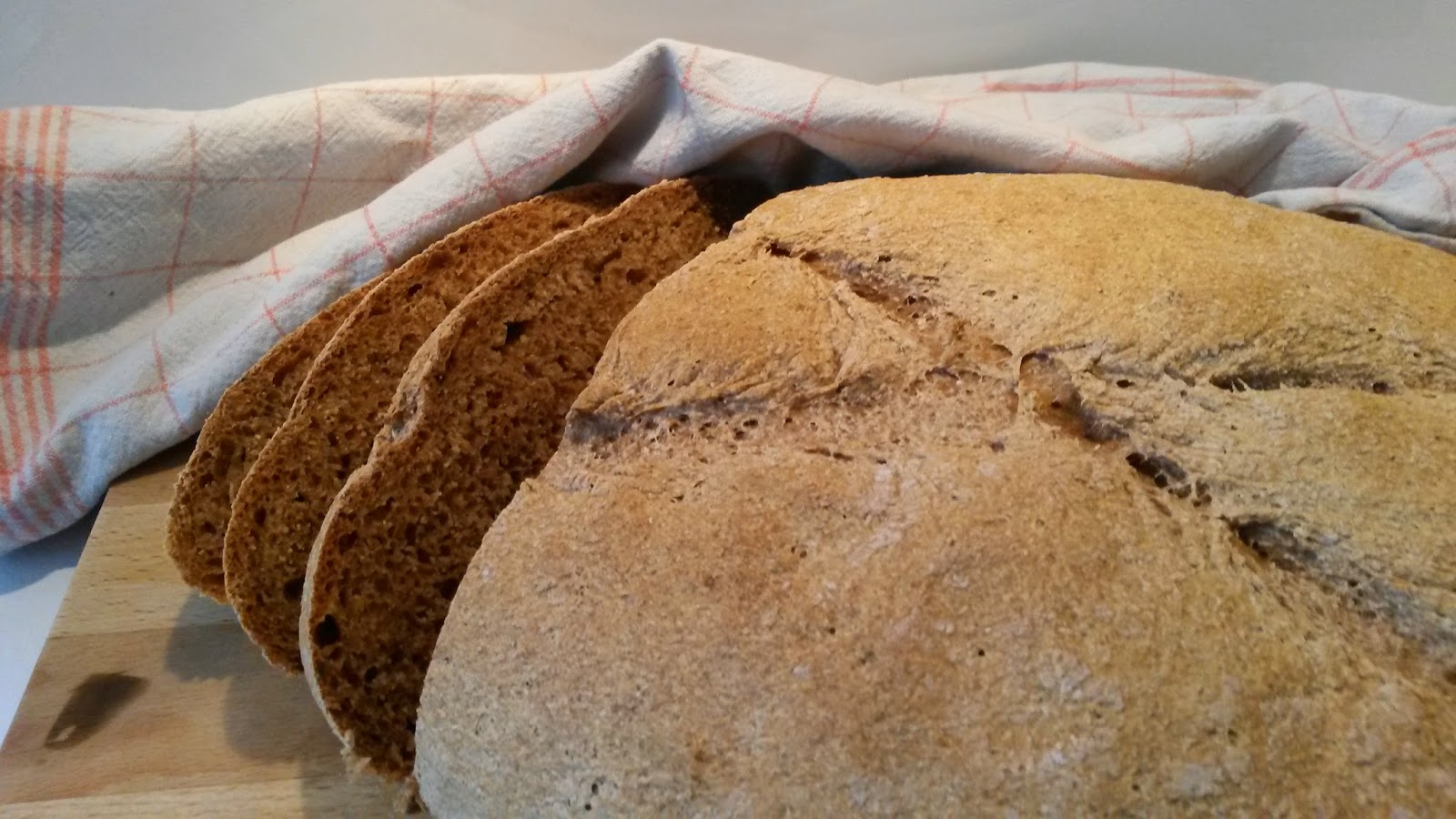 Frisch und lecker: Landbrot Backhausart