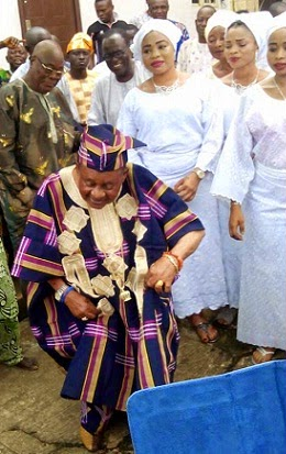 dancing time,Alaafin of Oyo celebrates 76th birthday with his wives.