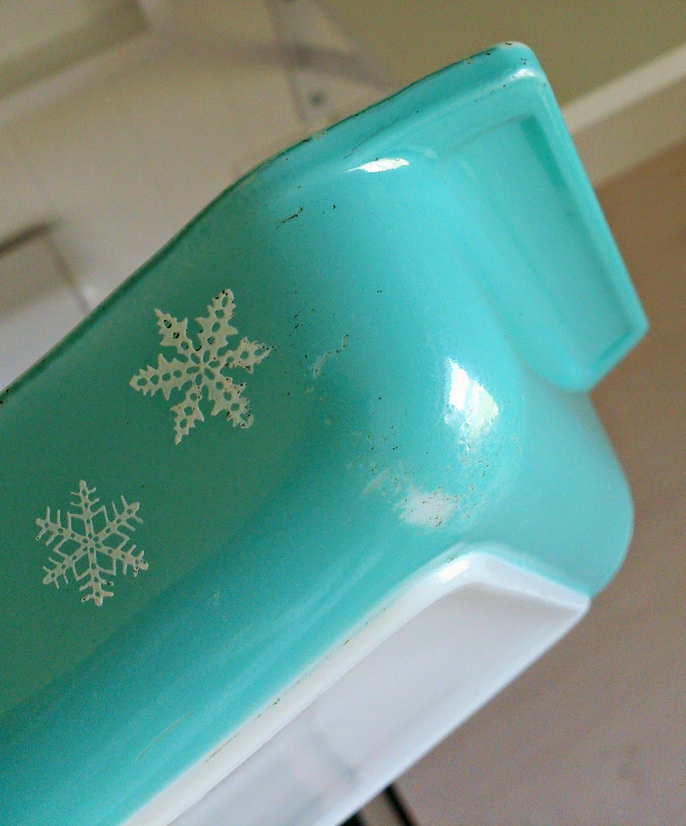 How to Clean Burnt on Grease from Pyrex How to Clean Burnt on Grease from Pyrex