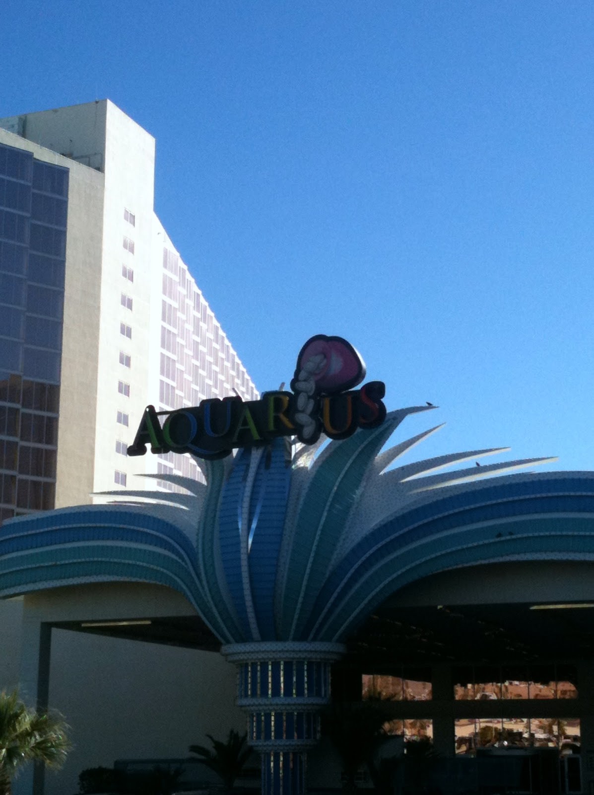 Laughlin Buzz Lunch at the Outback Steakhouse Aquarius Casino