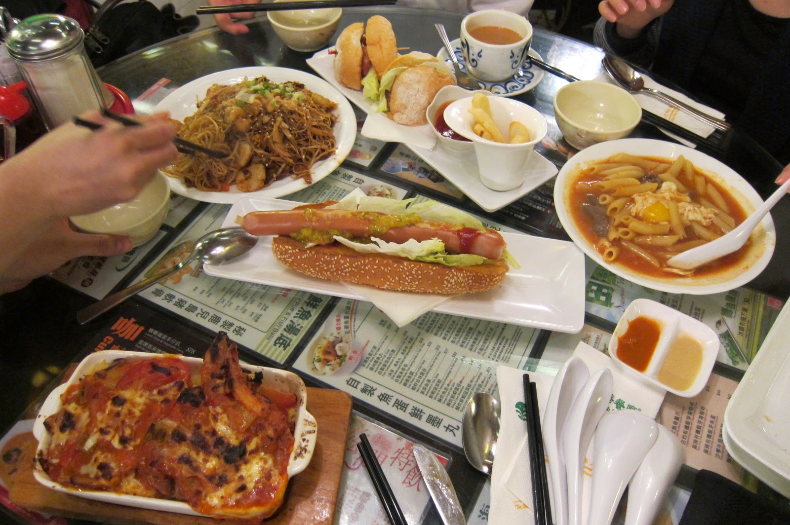 Hong Kong Eats & Iconic Foods / LUCY LOVES TO EAT