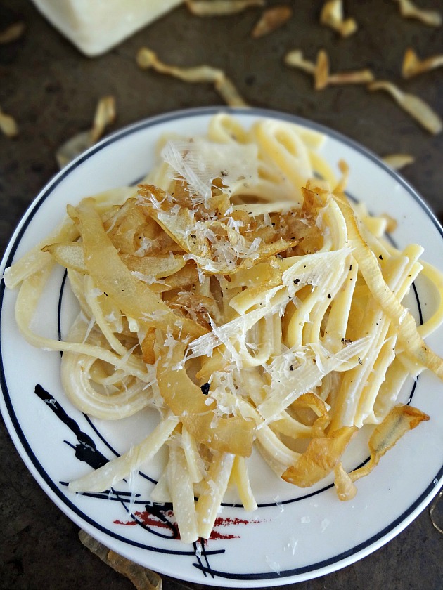 Caramelized Onion and Roasted Garlic Pasta