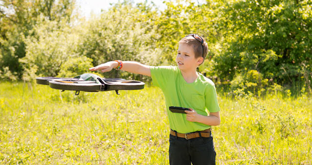 5 Drone Mainan Terbaik Untuk Anak Kecil