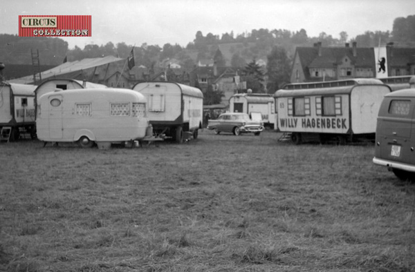 roulottes d'habitations et caravane du  Cirque Willy Hagenbeck  