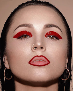 33 Scary Devil Makeup Tutorials for Halloween Party 2019 The devil makeup idea is a scary and traditional Halloween costume this year 33 Scary Devil Makeup Tutorials for Halloween Party 2019