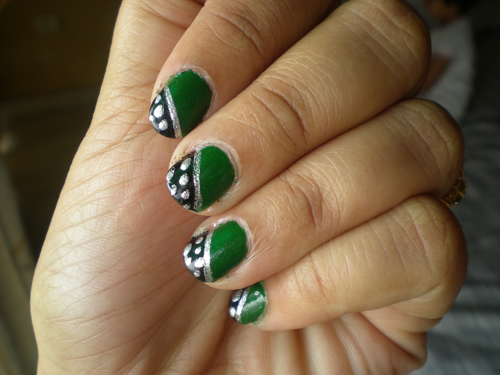 Black and Green Polka Dot Nail Design - wide 6