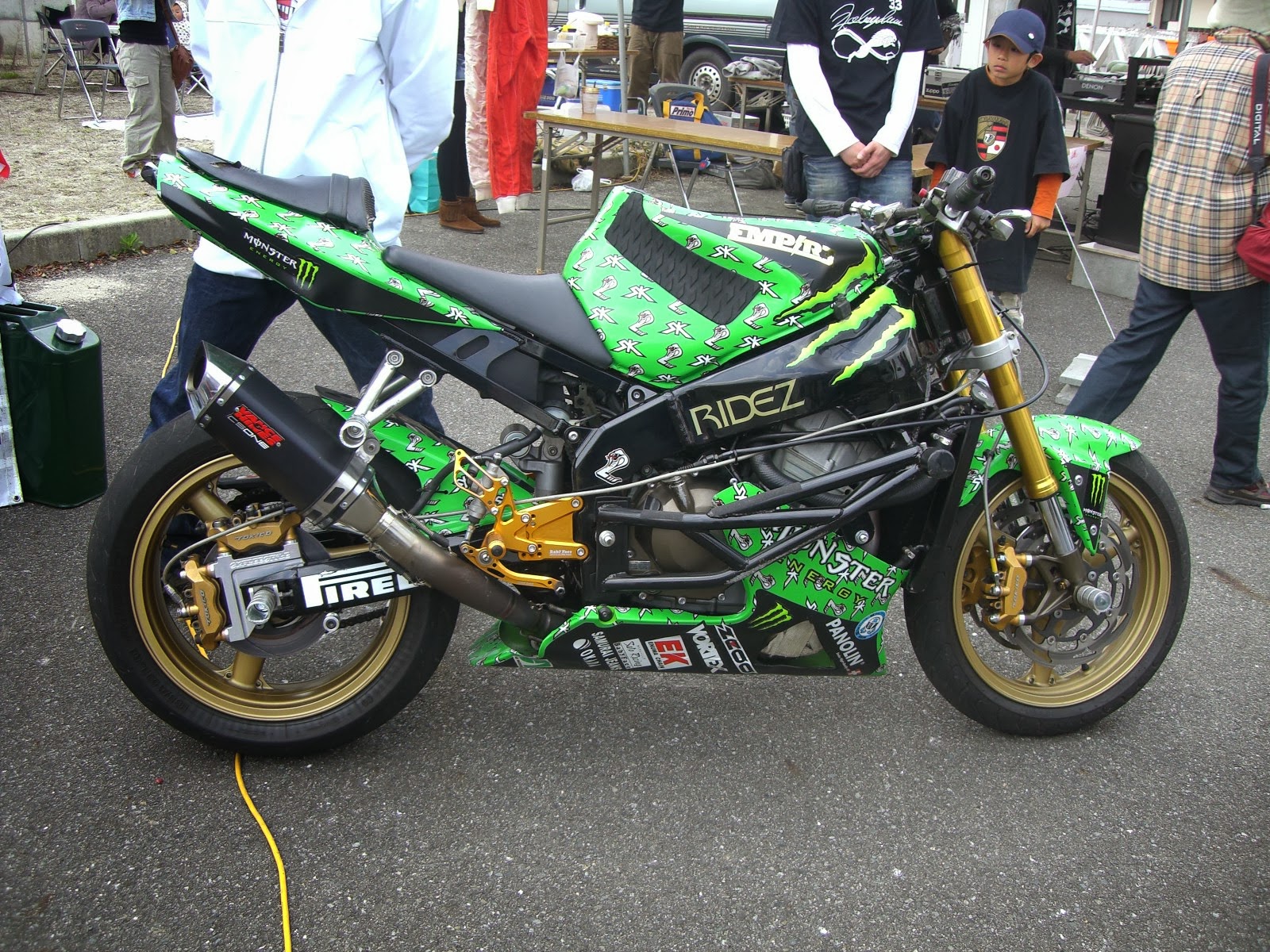 Kawasaki ZX-6R Stunt Custom Bikes.