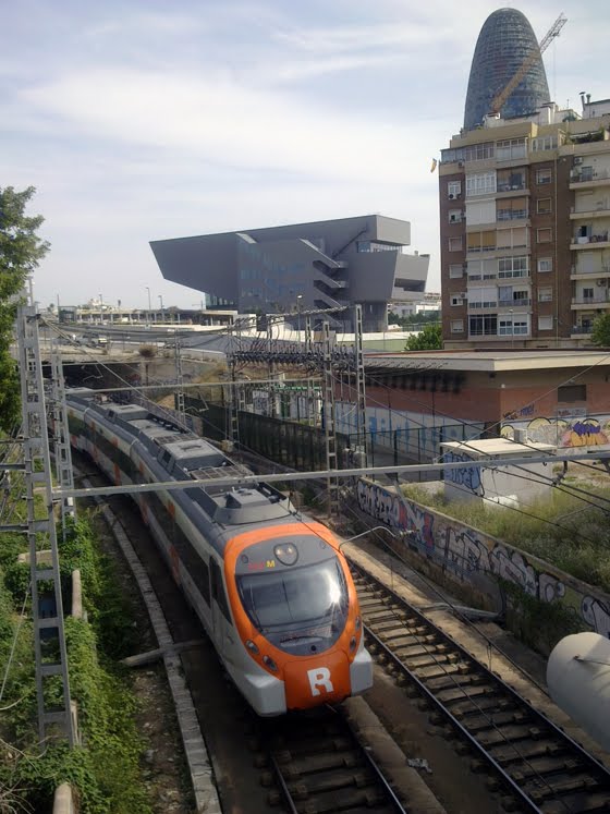 Tren, torre, martillo (Barcelona)