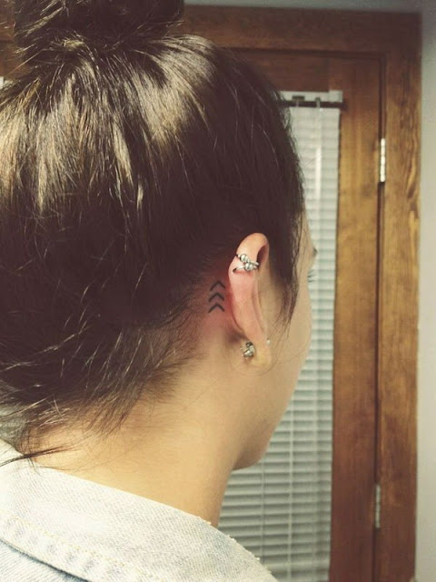 Tatuagens femininas atrás das orelhas Tatuagens femininas atrás das orelhas