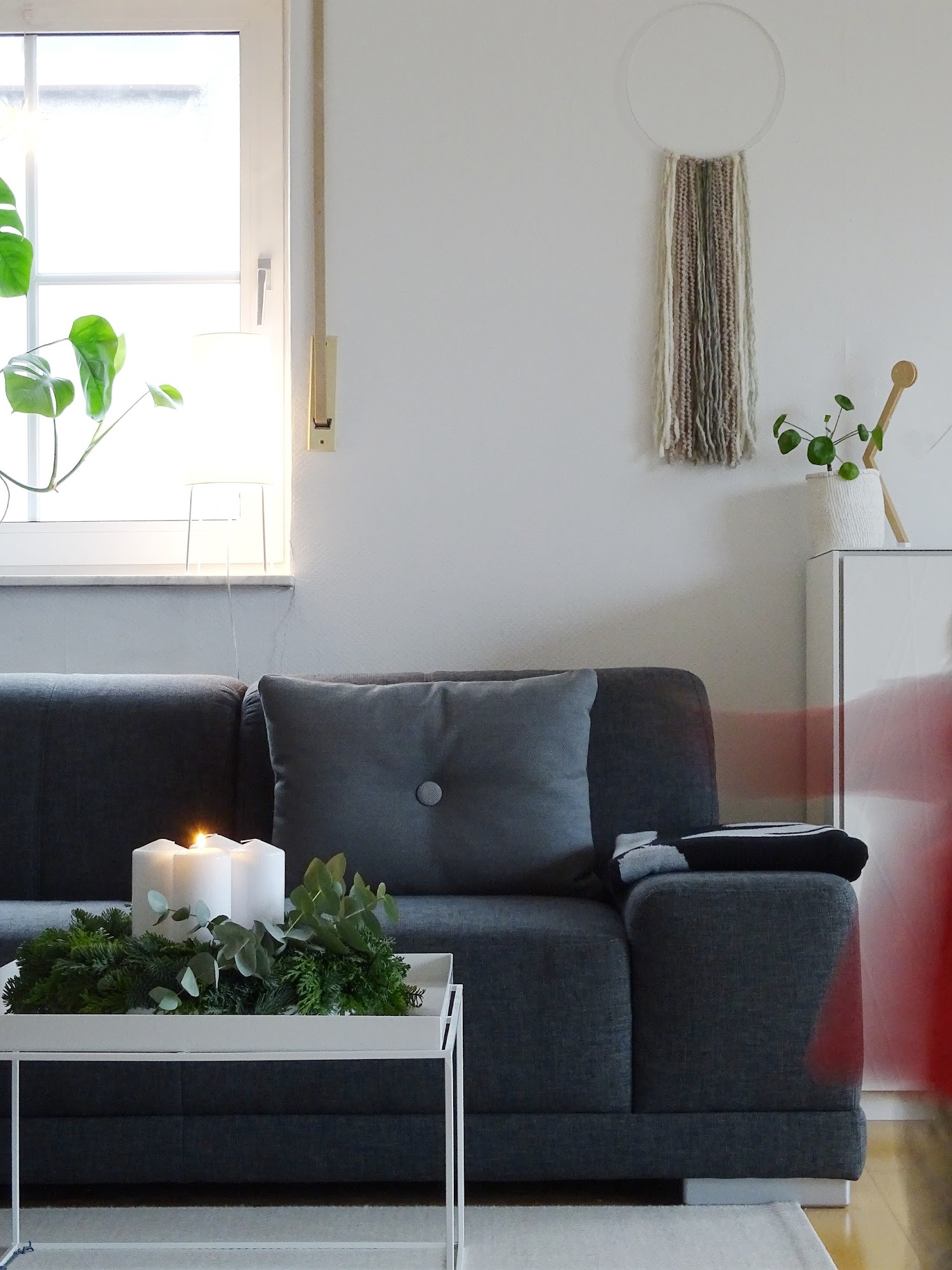 Minimalistischer, natürlicher Adventskranz mit Eukalyptus - Lieblinge, Momente und Motive einer Woche - https://mammilade.blogspot.de Minimalistischer, natürlicher Adventskranz mit Eukalyptus - Lieblinge, Momente und Motive einer Woche - https://mammilade.blogspot.de